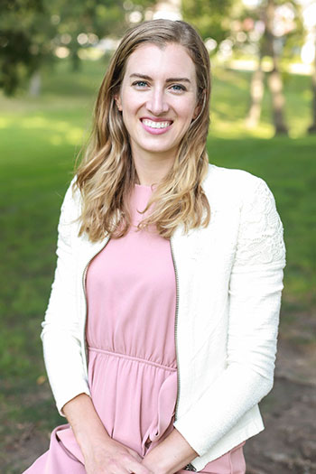Dentist Alicia Malak in Oconomowoc